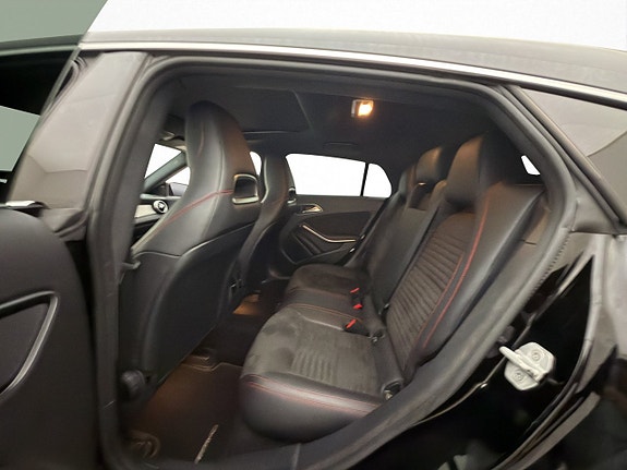 Mercedes-Benz CLA220 d 28 of 30