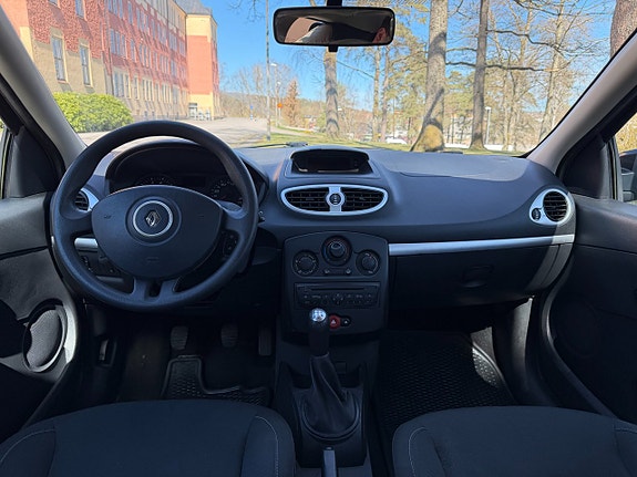 Renault Clio 8 of 10