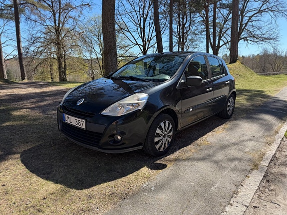 Renault Clio 2 of 5