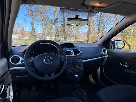 Renault Clio 9 of 10