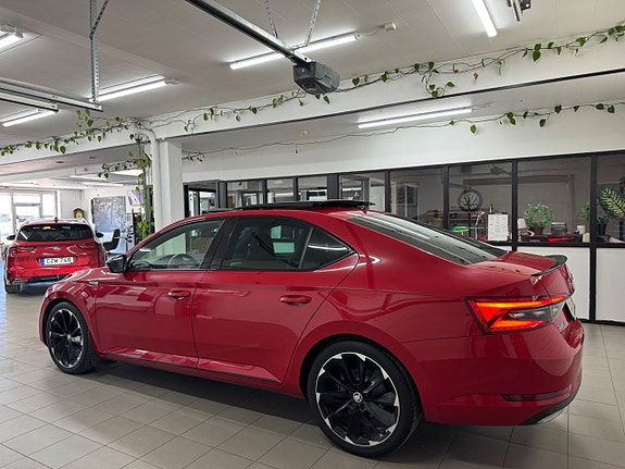 Skoda Superb 2 of 5