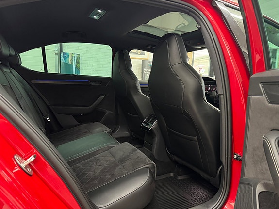 Skoda Superb 16 of 30