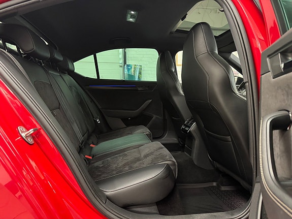 Skoda Superb 17 of 30