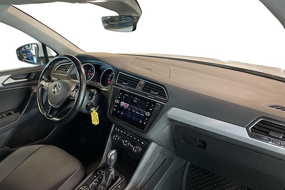 Volkswagen Tiguan 15 of 26