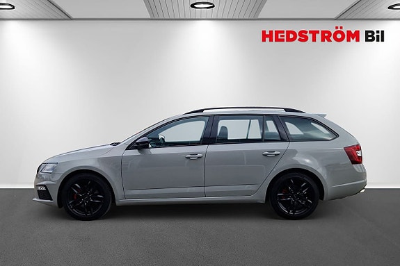 Skoda Octavia 2 of 5