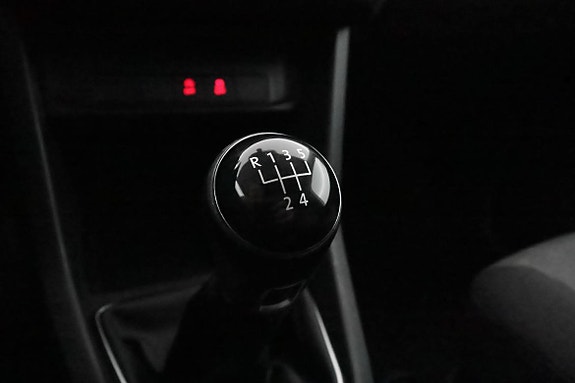Volkswagen Caddy 18 of 26