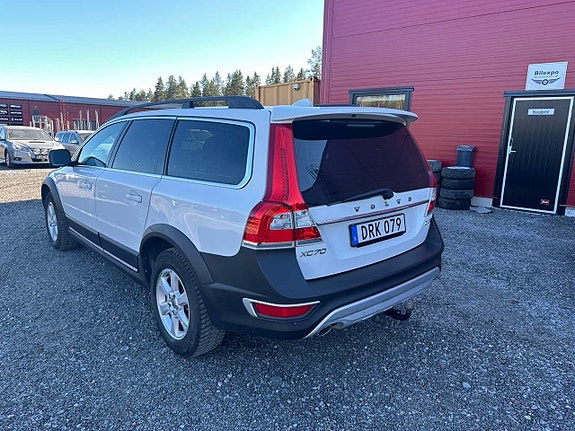 Volvo XC70 3 of 5