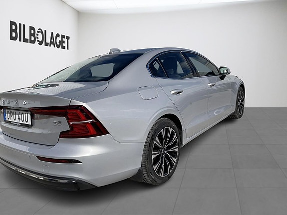 Volvo S60 4 of 5