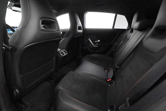 Mercedes-Benz CLA200 19 of 30