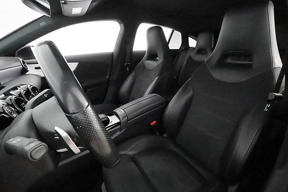 Mercedes-Benz CLA200 12 of 30