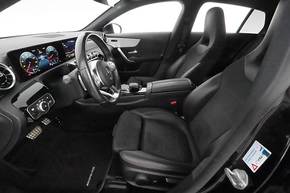Mercedes-Benz CLA200 11 of 30