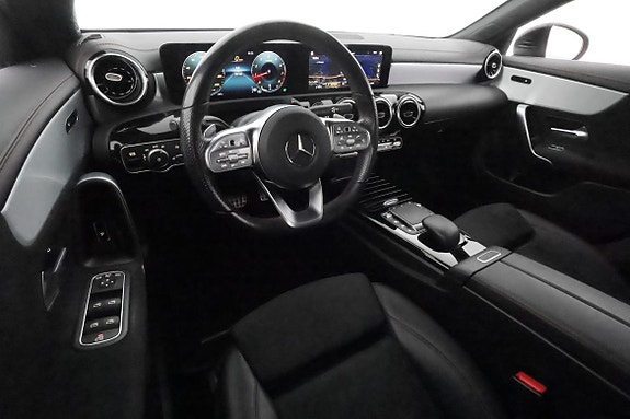 Mercedes-Benz CLA200 13 of 30