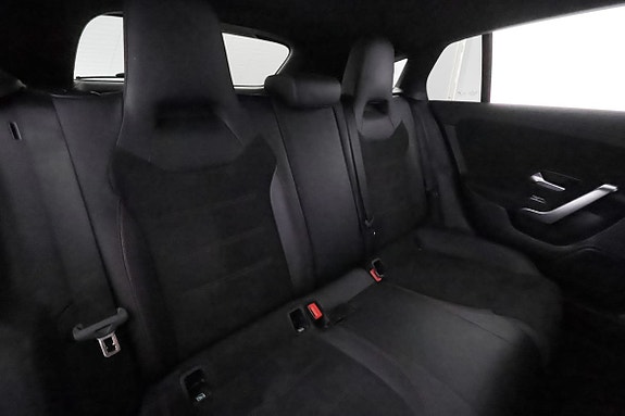 Mercedes-Benz CLA200 21 of 30