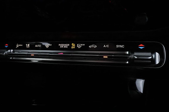 Mercedes-Benz CLA200 25 of 30