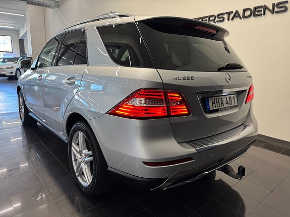 Mercedes-Benz ML350 7 of 24