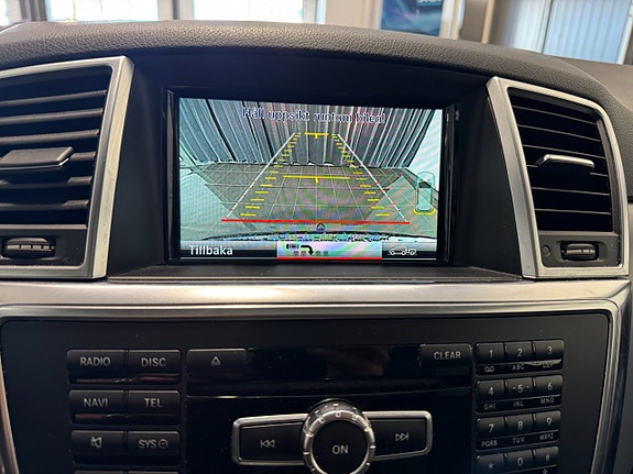 Mercedes-Benz ML350 20 of 24