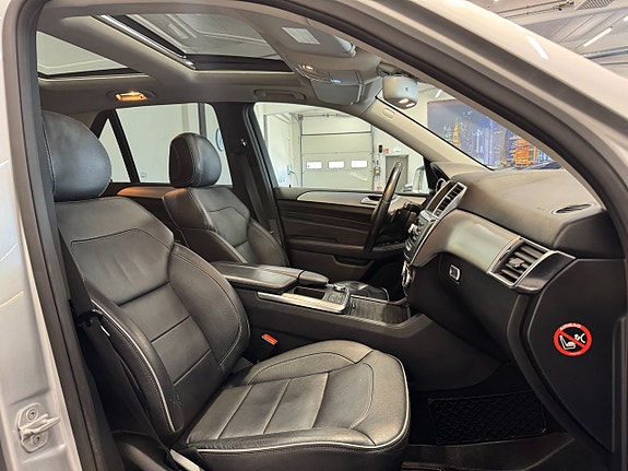 Mercedes-Benz ML350 14 of 24