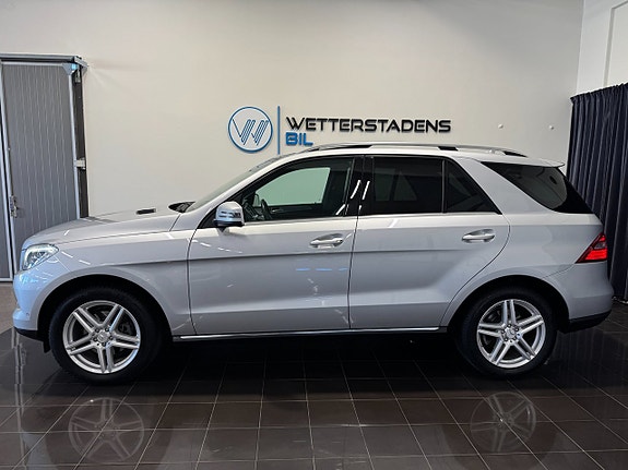 Mercedes-Benz ML350 2 of 5