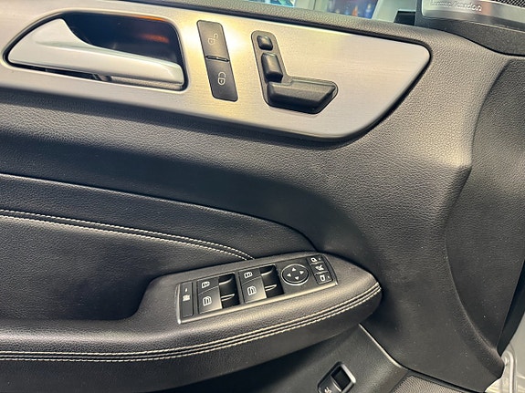Mercedes-Benz ML350 15 of 24