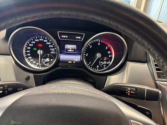 Mercedes-Benz ML350 17 of 24