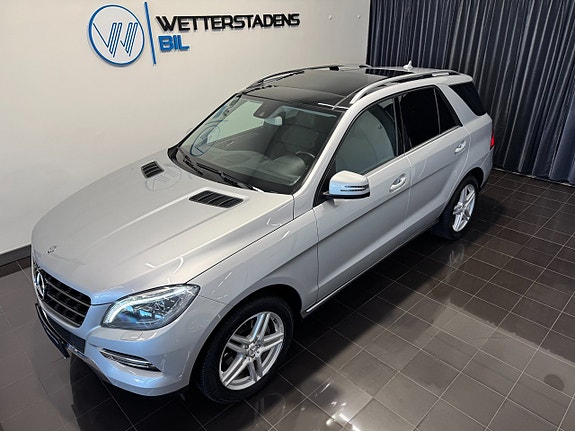Mercedes-Benz ML350 8 of 24