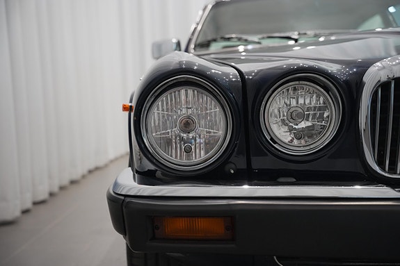 Daimler Double Six 7 of 23