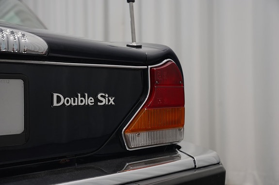 Daimler Double Six 4 of 5