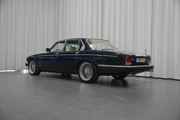 Daimler Double Six 3 of 5