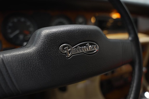 Daimler Double Six 16 of 23