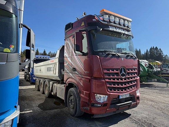 Mercedes-Benz Arocs 3263