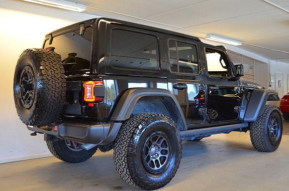 Jeep Wrangler Unlimited 4 of 5