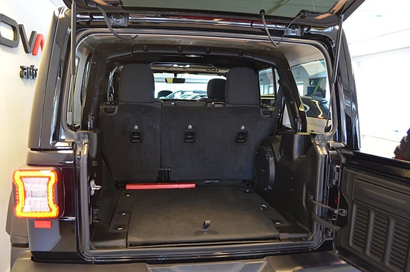 Jeep Wrangler Unlimited 19 of 22