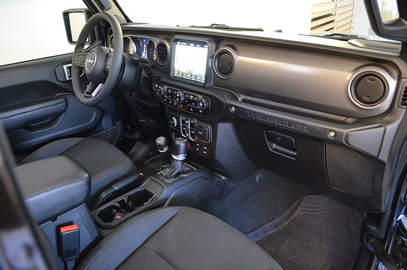 Jeep Wrangler Unlimited 13 of 22