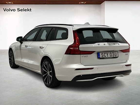Volvo V60 2 of 16