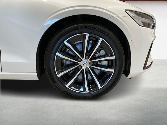 Volvo V60 9 of 16