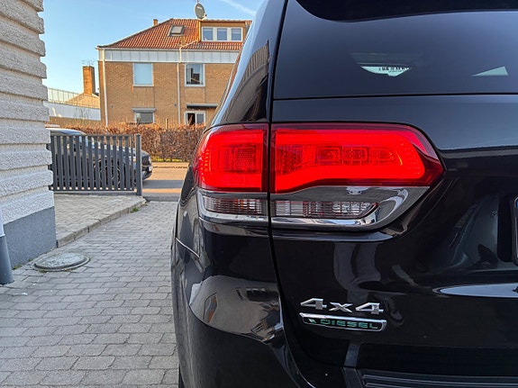 Jeep Grand Cherokee 20 of 30