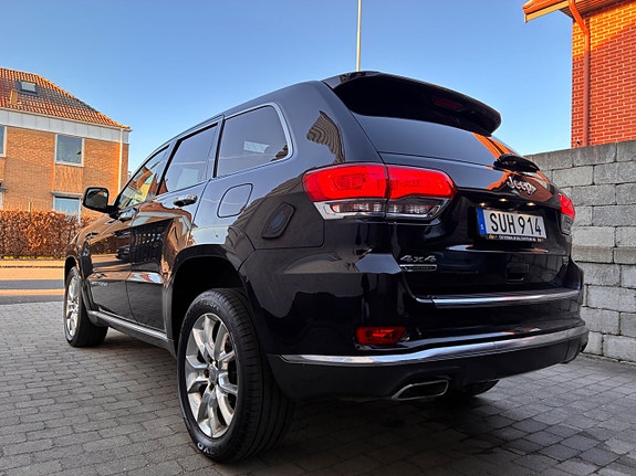 Jeep Grand Cherokee 13 of 30