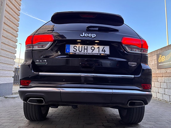 Jeep Grand Cherokee 18 of 30