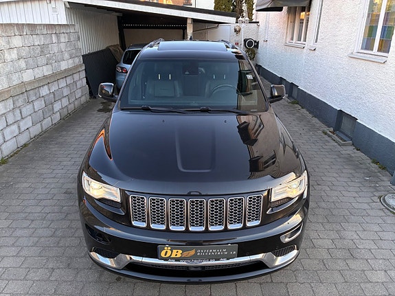 Jeep Grand Cherokee 9 of 30