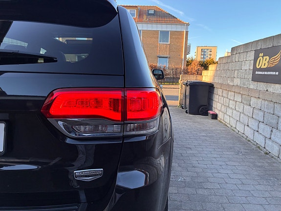 Jeep Grand Cherokee 21 of 30