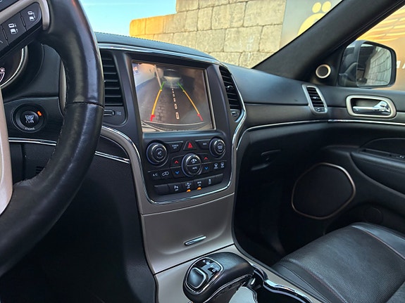 Jeep Grand Cherokee 30 of 30