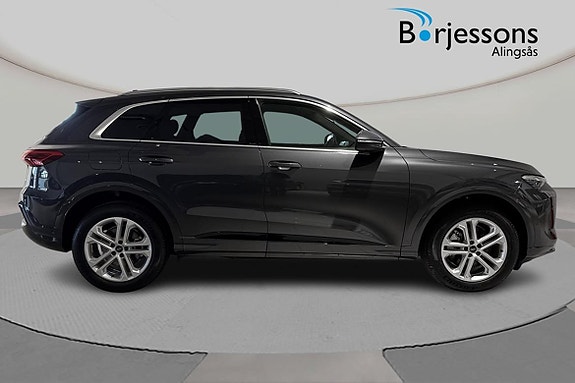 Audi Q5 2 of 5