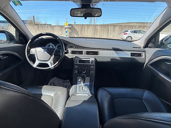 Volvo V70 8 of 8