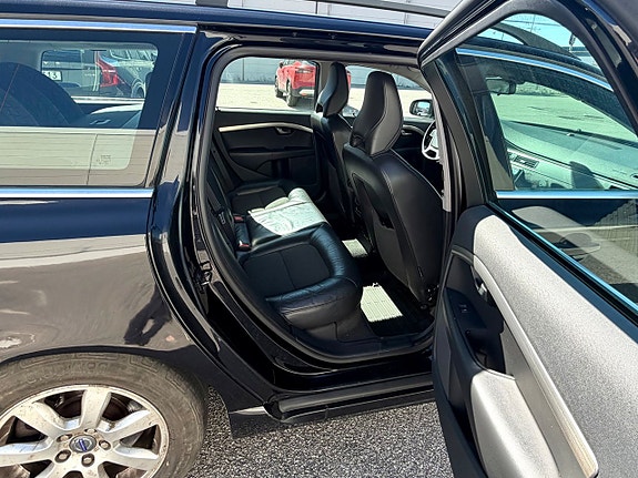Volvo V70 6 of 8