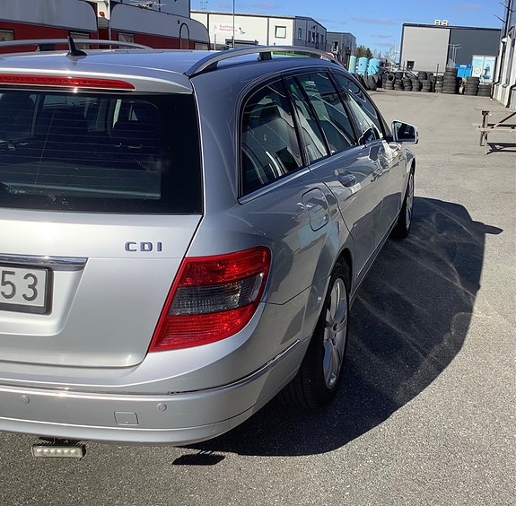 Mercedes-Benz C200 5 of 5