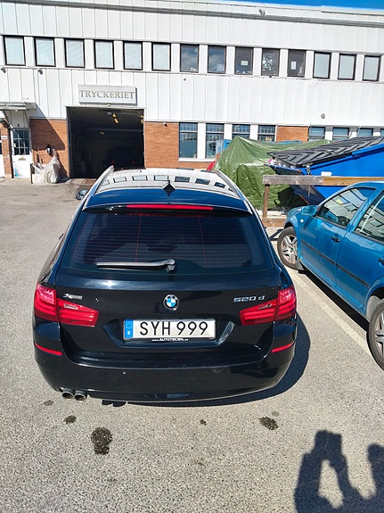 BMW 520d 3 of 5