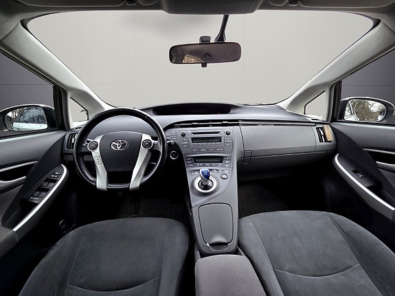 Toyota Prius 16 of 19