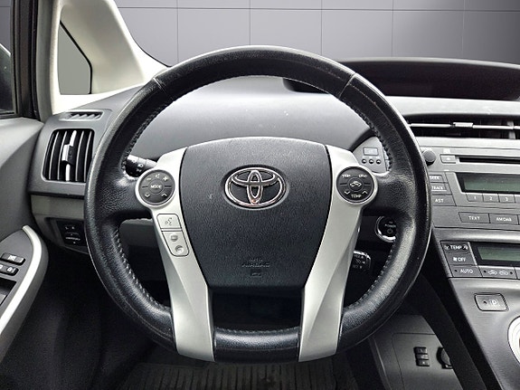 Toyota Prius 17 of 19