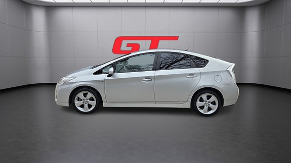 Toyota Prius 5 of 5