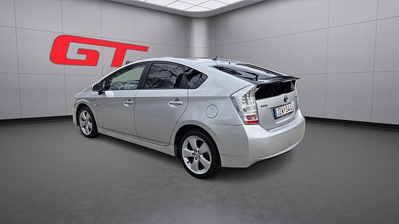Toyota Prius 6 of 19